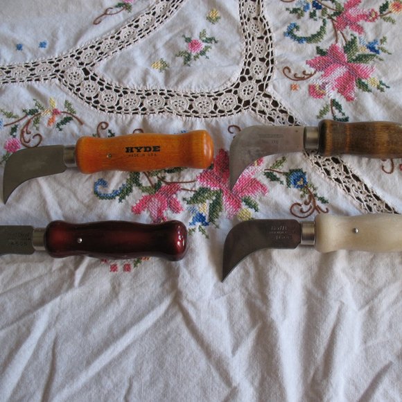 Lot of 4 Vintage Flooring Linoleum Carpet Knife Wood Handle Curved Point - Picture 1 of 8